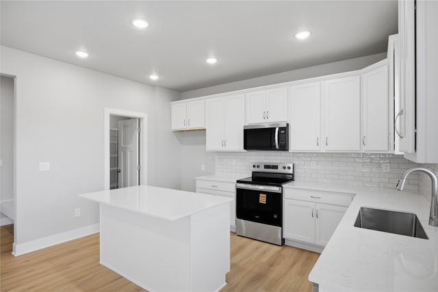 1476 S 91st Street, West Des Moines, IA 50266