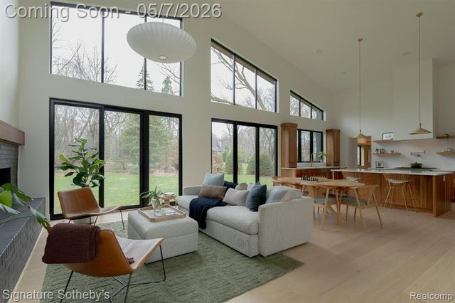 4720 Dover Road, Bloomfield Hills, MI 48304