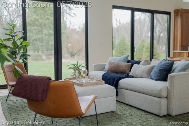 4720 Dover Road, Bloomfield Hills, MI 48304