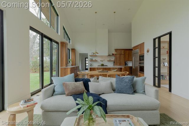 4720 Dover Road, Bloomfield Hills, MI 48304