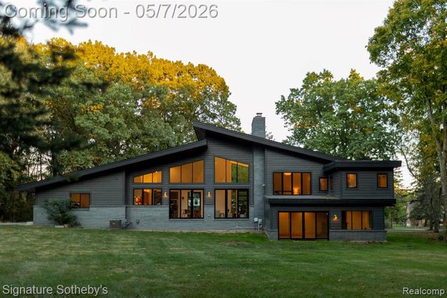 4720 Dover Road, Bloomfield Hills, MI 48304