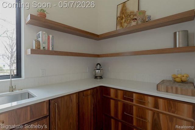 4720 Dover Road, Bloomfield Hills, MI 48304