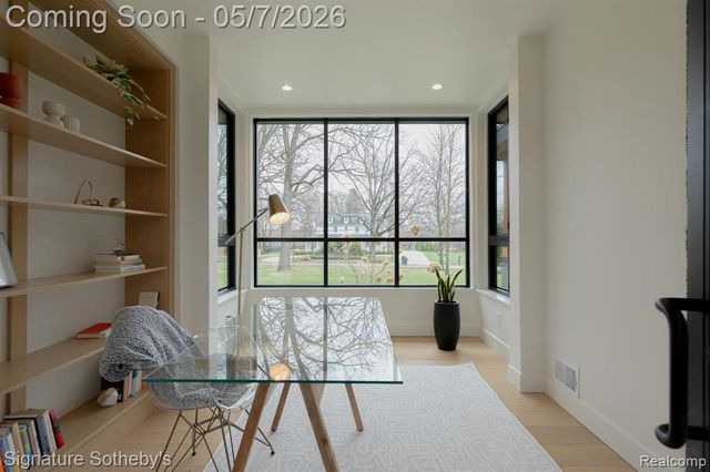 4720 Dover Road, Bloomfield Hills, MI 48304