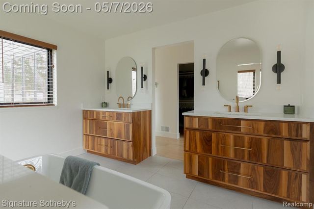 4720 Dover Road, Bloomfield Hills, MI 48304