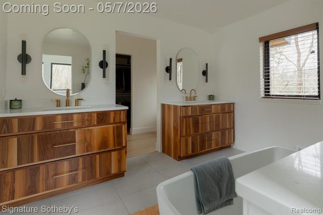 4720 Dover Road, Bloomfield Hills, MI 48304