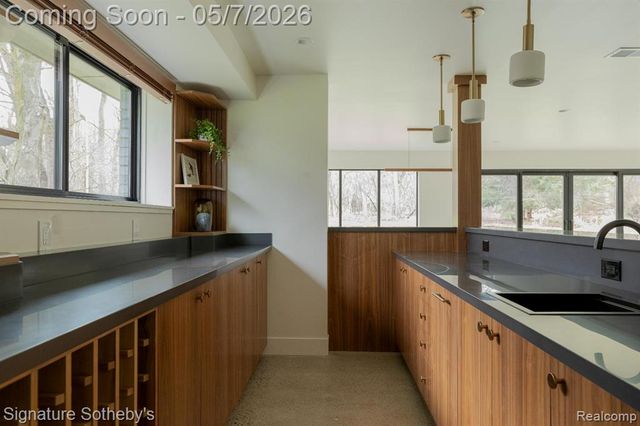 4720 Dover Road, Bloomfield Hills, MI 48304