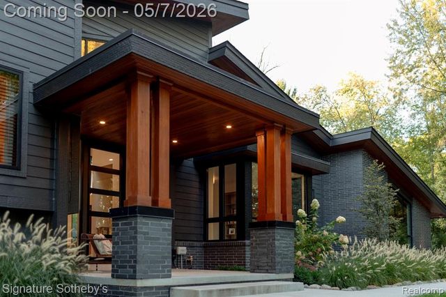 4720 Dover Road, Bloomfield Hills, MI 48304