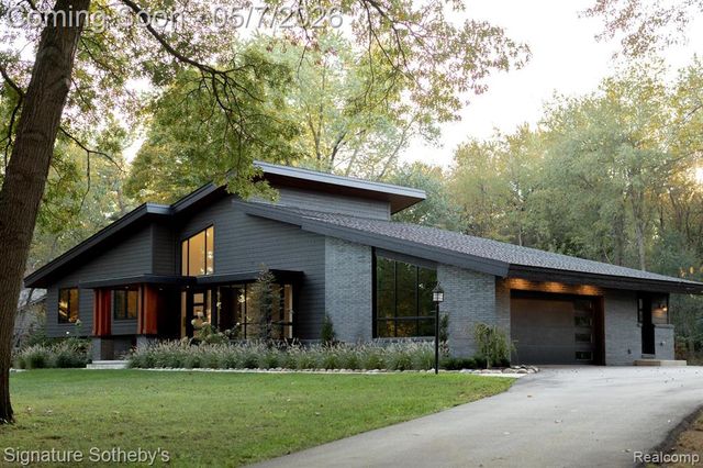 4720 Dover Road, Bloomfield Hills, MI 48304