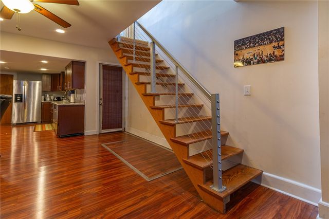 70 S 11th St, South Side, PA 15203