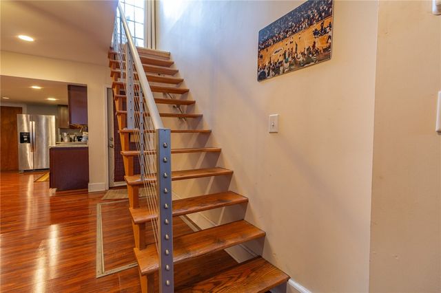 70 S 11th St, South Side, PA 15203