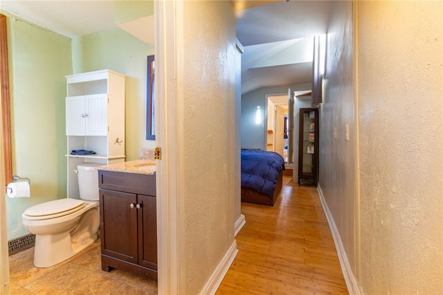 70 S 11th St, South Side, PA 15203