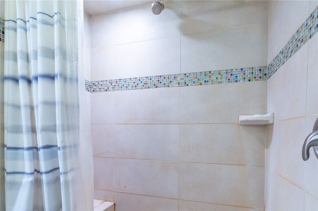 70 S 11th St, South Side, PA 15203