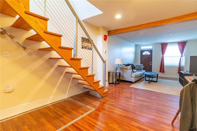 70 S 11th St, South Side, PA 15203