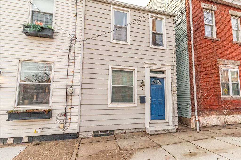 70 S 11th St, South Side, PA 15203