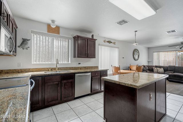 9128 E Sugar Sumac Street, Tucson, AZ 85747