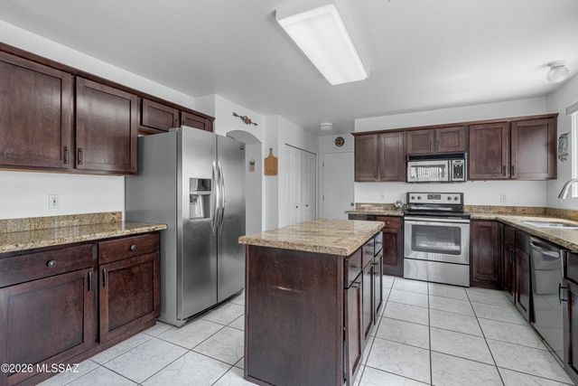 9128 E Sugar Sumac Street, Tucson, AZ 85747
