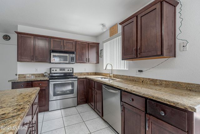 9128 E Sugar Sumac Street, Tucson, AZ 85747