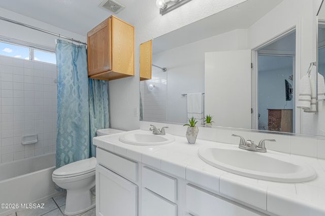 9128 E Sugar Sumac Street, Tucson, AZ 85747