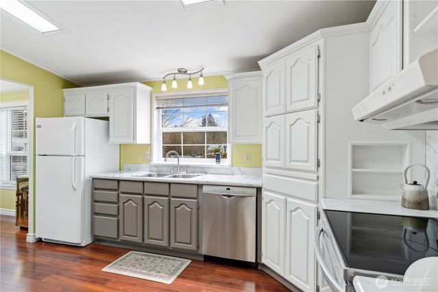 6680 NE Aquarius Lane, Bremerton, WA 98311