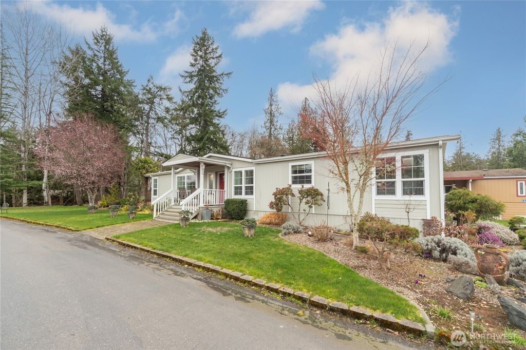 6680 NE Aquarius Lane, Bremerton, WA 98311