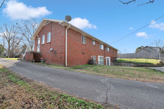 218 Cumberland Cir, Nashville, TN 37214