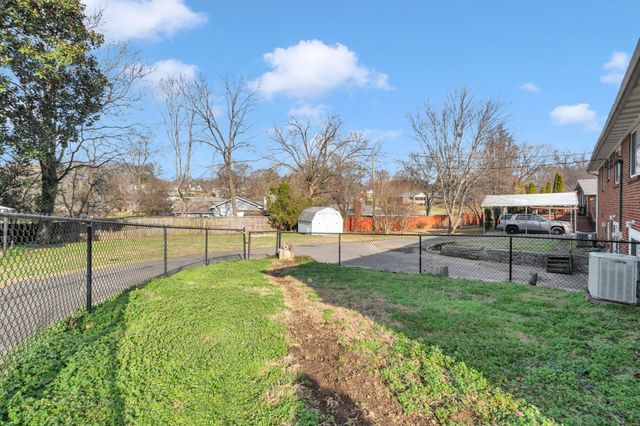 218 Cumberland Cir, Nashville, TN 37214