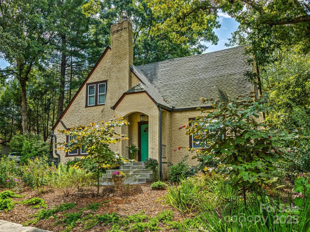 37 Warwick Road, Asheville, NC 28803