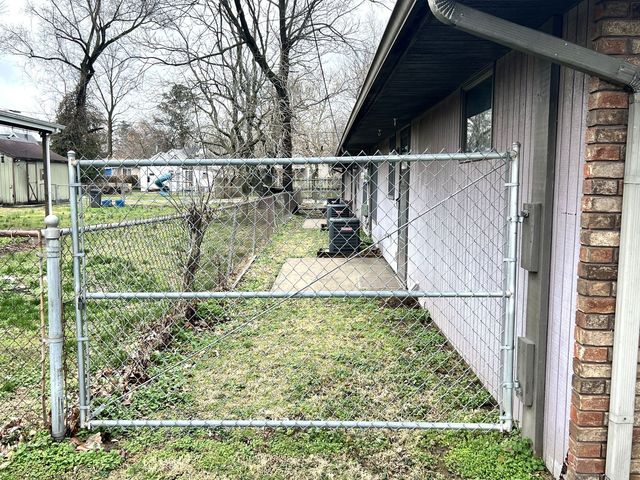 1525 Spruce Street, Murphysboro, IL 62966