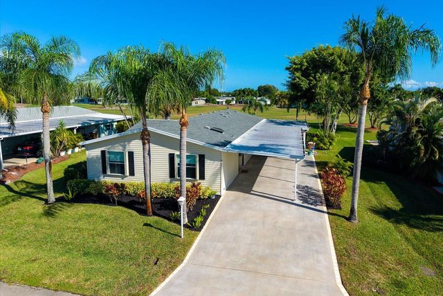 8162 13th Hole Drive, Port St Lucie, FL 34952