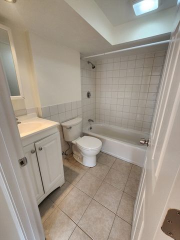 20 Miller St 2, Quincy, MA 02169