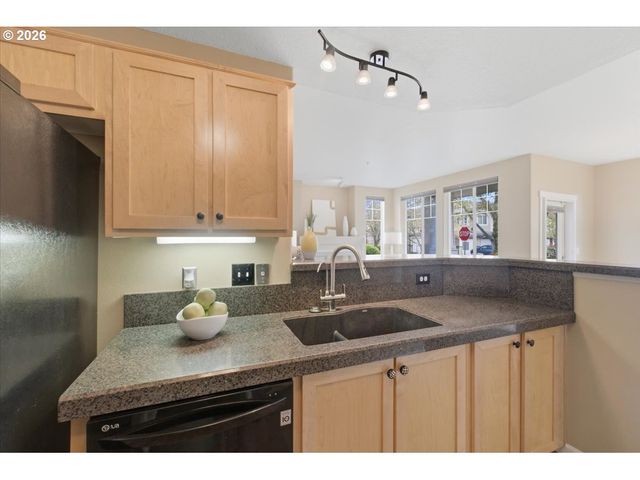 1807 Ne 101ST Ave, Hillsboro, OR 97006