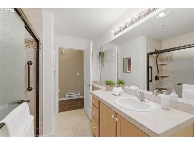 1807 Ne 101ST Ave, Hillsboro, OR 97006