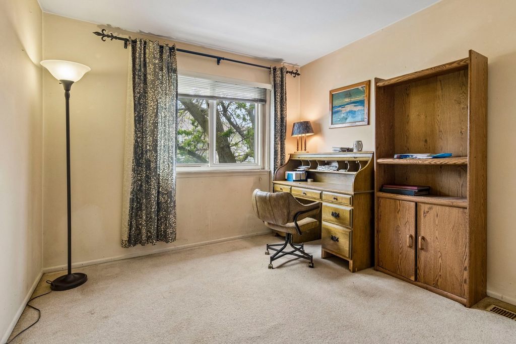 Image 13 of property listing at 1541 Cornell Place 0, Hoffman Estates, IL 60169