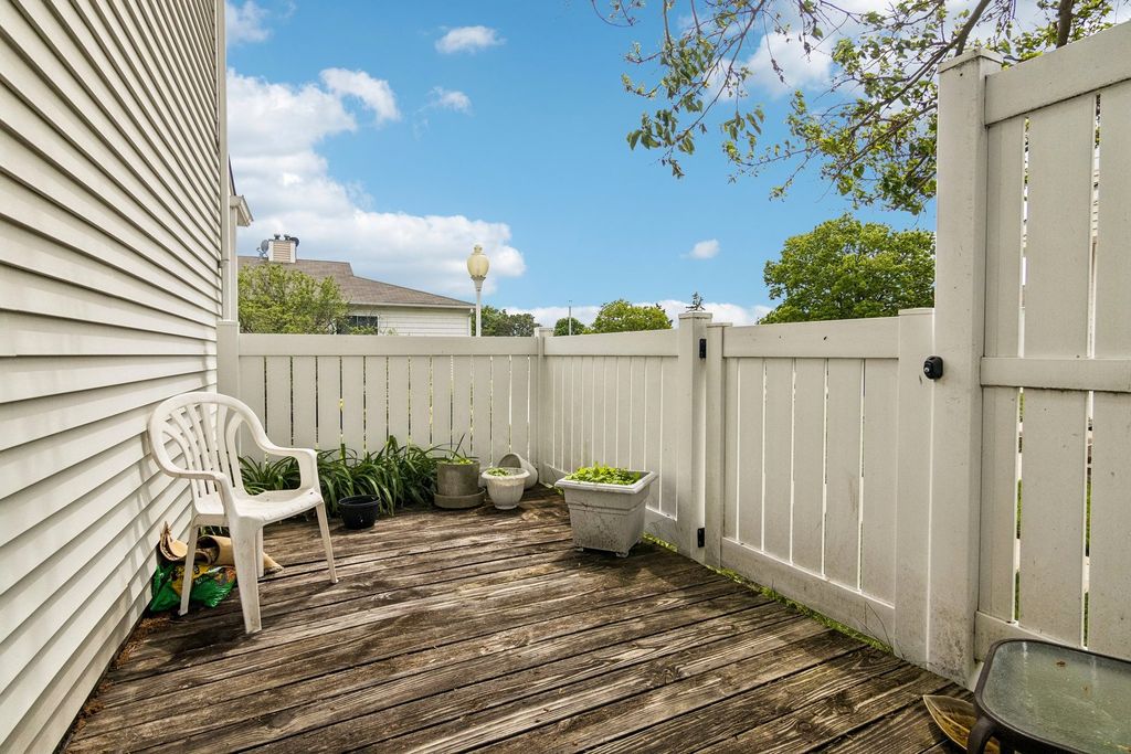 Image 19 of property listing at 1541 Cornell Place 0, Hoffman Estates, IL 60169