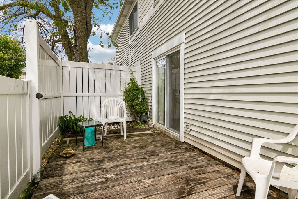 Image 20 of property listing at 1541 Cornell Place 0, Hoffman Estates, IL 60169