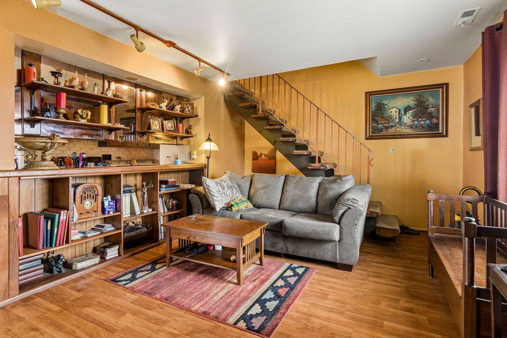 Image 5 of property listing at 1541 Cornell Place 0, Hoffman Estates, IL 60169