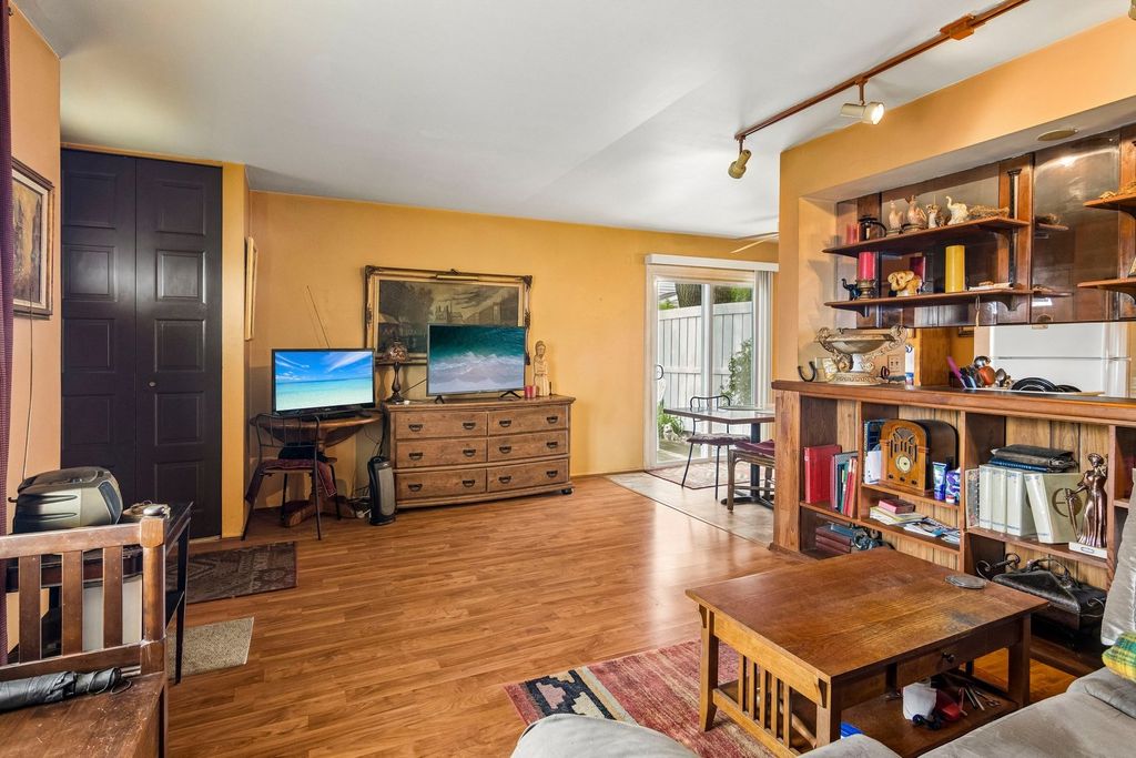 Image 6 of property listing at 1541 Cornell Place 0, Hoffman Estates, IL 60169