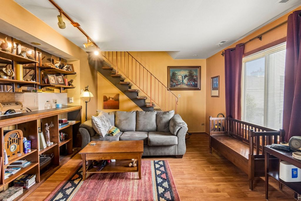 Image 7 of property listing at 1541 Cornell Place 0, Hoffman Estates, IL 60169