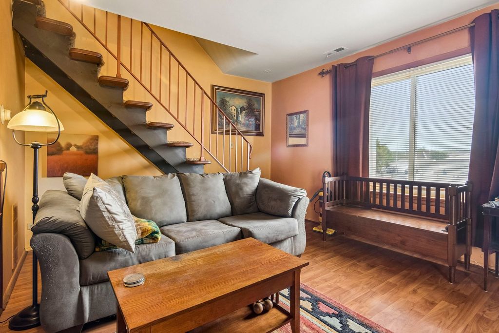 Image 8 of property listing at 1541 Cornell Place 0, Hoffman Estates, IL 60169