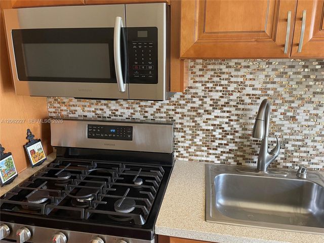20120 NE 2nd Avenue W28, Miami Gardens, FL 33179