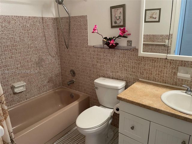 20120 NE 2nd Avenue W28, Miami Gardens, FL 33179