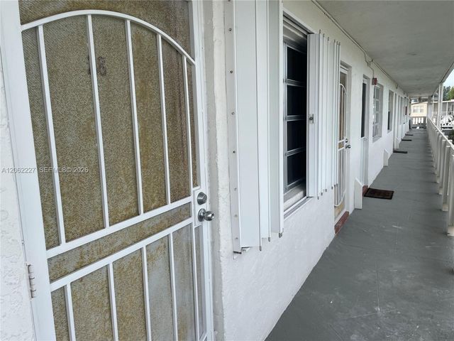 20120 NE 2nd Avenue W28, Miami Gardens, FL 33179
