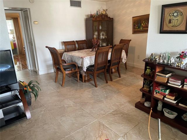 20120 NE 2nd Avenue W28, Miami Gardens, FL 33179
