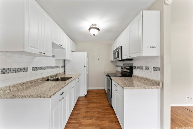 94-1083 Kepakepa Street J8, Waipahu, HI 96797