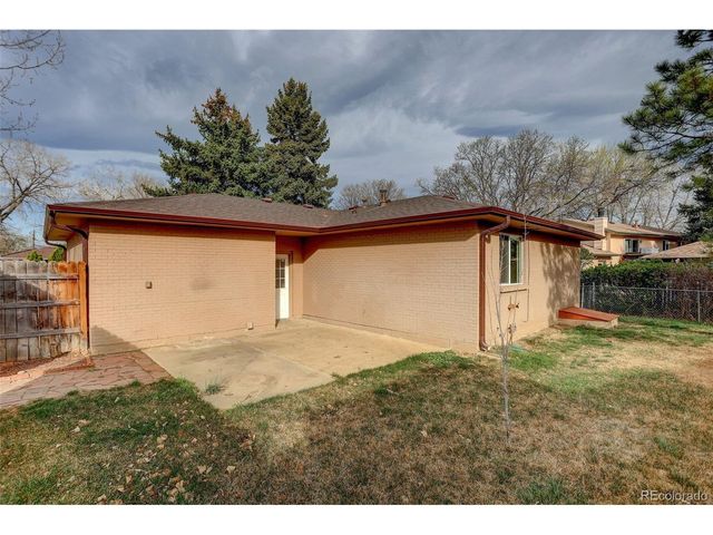 1820 Meadow Ln, Longmont, CO 80501