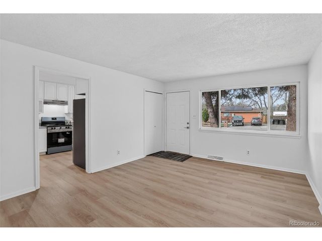 1820 Meadow Ln, Longmont, CO 80501