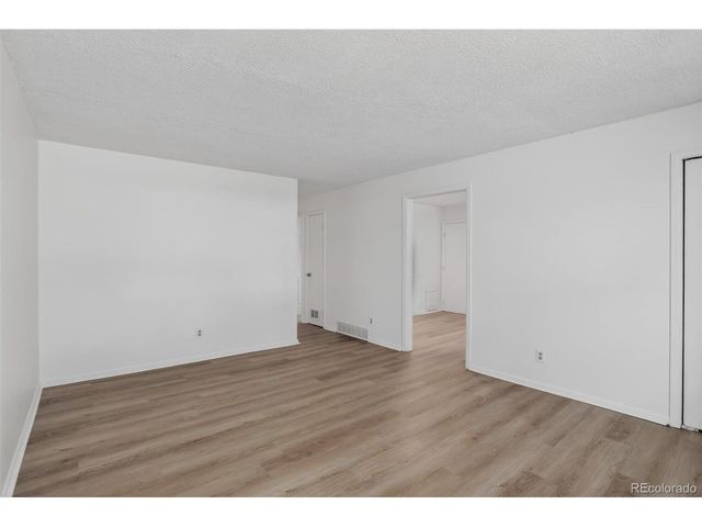 1820 Meadow Ln, Longmont, CO 80501