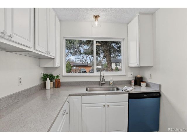 1820 Meadow Ln, Longmont, CO 80501