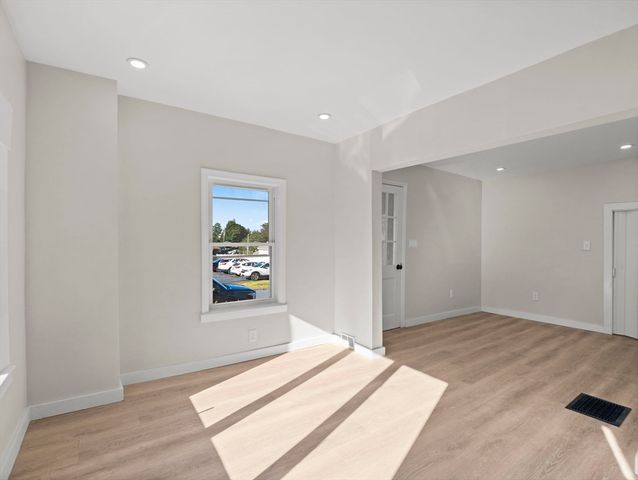 6 Solferino Street, Worcester, MA 01604