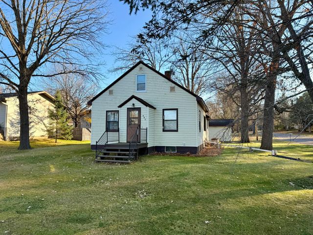 685 Main Street W, Isle, MN 56342
